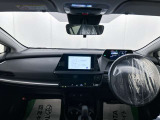 落ち着いたカラーの内装で、ゆったりと運転したい方に。