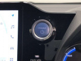 エンジンスタートスイッチです。キーが車内にあれば、エンジンの始動や停止はスイッチを押すだけ!キーを取り出す手間を省き、ワンプッシュで操作できるので簡単でスムーズです。