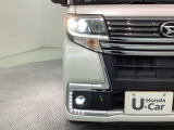 LEDヘッドライトです。蛍光灯のような明るさが特徴で広い範囲を明るく照らしてくれます。光量が大きいので暗い場所での視認性が上がります。また寿命が長く、消費電力も少ないので経済的です。