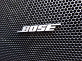【BOSEサウンドシステム】高性能スピーカーで広がりのある、包み込むような音を体感してください。