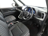 シンプルで使いやすいデザインの運転席です。