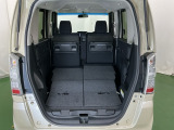 ゴルフバッグやベビーカー、キャンプギアもストレスなくスッポリ収まります。