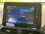 オーディオやBluetoothなどの選択項目が画面に表示され、使いたい音源を確認しやすい構成です。日々の移動でも扱いやすく、便利にお使いいただけます。