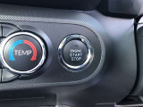 エンジンスタートスイッチです。キーが車内にあれば、エンジンの始動や停止はスイッチを押すだけ!キーを取り出す手間を省き、ワンプッシュで操作できるので簡単でスムーズです。