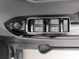 パワーウィンドゥ 運転席ドアスイッチ照明付です。電動格納ミラーも手元でワンモーションで可能です。