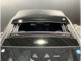 ★パノラミックルーフは、太陽の光を大きく取り入れあたかもオープンカーに乗っているような雰囲気をか持ち出します。非常に気持ちよく過ごせるオプションとなっております。