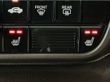 【シートヒーター】エアコンよりも暖かくなるのが早く、エンジンをかけるとあっという間にポカポカに♪エアコンと違い風が出るわけではないので乾燥に敏感な方でも安心して使用できますよ♪