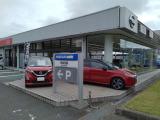 当店は、中古車の他に新車・サービス工場も併設しておりますので、お車の事は是非ともお任せ下さい。