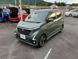左斜め前。