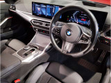 ☆センターパネルを運転席側に僅かに傾けたBMW独特のインパネ☆【駆け抜ける歓び】はここからもスタートしております☆
