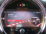 ◆iDriveを装備。操作系統をディスプレイから独立させることで、人間工学に基づいた最適な運転環境を実現しております。◆