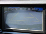 バックモニター付きでガイドラインがモニターに表示され、車庫入れや縦列駐車などの際に役立ちます!