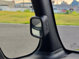 ビタ駐ミラー:死角となる左ミラーの前と下を運転席から見れます♪