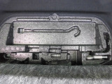 ジャッキ等の工具はオプション扱いになります。詳しくはスタッフまでお問合せください。