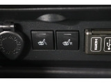 運転席と助手席には寒い日の肩や腰、冷えやすい下肢を温めてくれるシートヒーターが付いております!