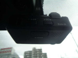 運転状況を、映像と音で記録するドライブレコ-ダ-。お問い合わせは03-5672-1023へ