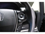 Hondaセンシングの機能のひとつ、アダプティブクルーズコントロール付!アクセルから足を離しても設定したスピードと前車との車間を保ち走行してくれます!車線維持もアシスト☆高速道路で疲労軽減ですね☆