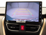 【バックモニター】駐車時に後方がリアルタイム映像で確認できます。大型商業施設や立体駐車場での駐車時や、夜間のバック時に大活躍!運転スキルに関わらず、今や必須となった装備のひとつです!