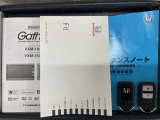 スマートキーは鍵をバッグに入れたままでもドアロックの開閉やエンジンのON・OFFができます。夜間や雨の日も鍵を探さなくて良いので便利です。