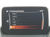 【マツダコネクト】ラジオ・テレビ/Bluetoothオーディオ、その他アプリケーションなどの機能で楽しむことができます。