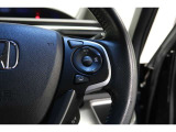Hondaセンシングの機能のひとつ、アダプティブクルーズコントロール付!アクセルから足を離しても設定したスピードと前車との車間を保ち走行してくれます!車線維持もアシスト☆高速道路で疲労軽減ですね☆