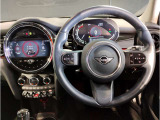 ミニ独特のゴーカートフィーリングと呼ばれる軽快なハンドリングはAT車、MT車のどちらでも楽しめます。