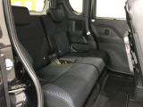 ゆとりある広々とした車内空間は、ドライブを始め買い物やレジャーなど、幅広く活躍します。一人でもみんなとでもお出かけを楽しみましょう!