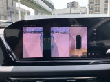 サラウンドビューカメラ装備 車両の4つのカメラから得た映像を合成し、上空から眺めているような映像をモニターに映し出します。車両周辺の歩行者や障害物などの発見に役立ちます。
