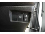 運転席右側のスイッチ類です。装備の使い方や各スイッチの役割など、ご不明な点もお気軽にお尋ねください。