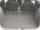 リヤシ-トを倒せば更に荷物を載せることができます。