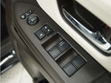 ◆パワーウィンドウスイッチ◆運転席から全席の窓の開閉操作を行うことが出来いつでも換気ができます!