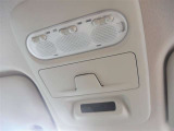 駐車券やカード類を挟めておくのに使用できます