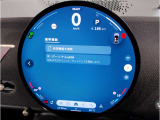 MINIのメーターパネルは円をコンセプトにデザインされております。おしゃれで愛嬌のあるMINI独自のデザインに惹かれる方は数多くいらっしゃいます。