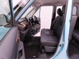 お車を購入される際はご不明な点や不安な点もあるかと思いますが、困ったらお気軽にご相談下さい! 0566-71-1630 までお電話頂ければ当店のスタッフがじっくりお話を聞かせて頂きます!