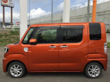 両側パワースライドドア付きだから、狭い駐車スペースなどでの 乗り降りラクラク!小さなお子さまのいるご家庭には嬉しい装備。
