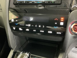 運転席/助手席シートヒーターで寒い日もすぐに温かくなり快適に過ごせます。2段階の温度調整が可能です