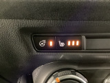 運転席、助手席には3段階で温度調節が可能なシートヒーターを装備しております。ステアリングヒーターはハンドルをじんわりと温めます♪寒い朝でも快適に運転できますよ♪