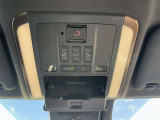 運転席頭上のスイッチ。両側スライドドアとバックドアの開閉が運転席からできます!