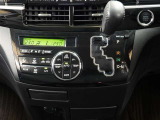 左右独立温度コントロールフルオートエアコンです。運転席、助手席それぞれで独立して温度設定ができます。冷え性の方が乗っても安心ですね♪