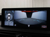 上から車両を見下ろしたような映像をナビゲーション画面に表示する「パノラミックビューモニター」を搭載しています。