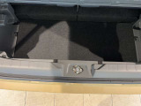 荷物がどれだけ載るか一目で確認。広さ・開口部・段差、内張りの状態までチェックできます。