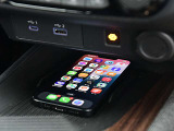 スマホの充電等に便利なUSBのソケットが付いています。