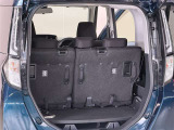 荷室はシートアレンジを行うことで広い荷室にすることが可能です 様々なシーンで活躍できますね