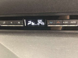 後席にもエアコンやクーラーのスイッチがあります。後席からでも操作できるので快適です。
