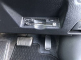 【ETC2.0装着車】カーナビと連携させることで全国の「ITSスポット」と双方向通信し渋滞を回避するルートを案内します。情報配信を受けるたびに最速のルートを再検索。料金所もストレスなく通過できます。