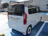こちらはバックモニターも付いているので、駐車や細い路地の後退にも安心です!