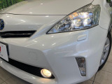 【LEDヘッドライト】悪天候や夜間走行時も良好な視界を確保し安心して運転できる高輝度LEDヘッドライトを装備!点灯速度が早く、消費電力も抑えられています。