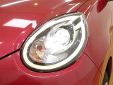 LEDヘッドライトです。デザイン性がよくとても明るいので、夜間の走行や悪天候でも安心です。しかも長寿命!