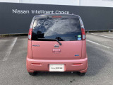 後部座席はプライバシーガラスとなっています。座っている人や置いてある荷物が見えにくくなっているのでプライバシーの確保が出来ます。ぜひ見て確認してみて下さい
