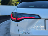 後続車からの視認性に配慮したテールライトを装備しています。